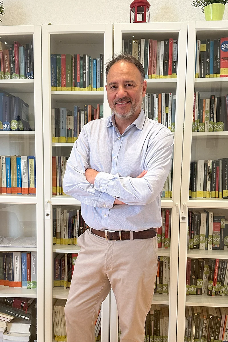 Versión móvil de la cabecera para la preparación de oposiciones al Cuerpo Superior de Administradores Civiles del Estado en la academia SKR.