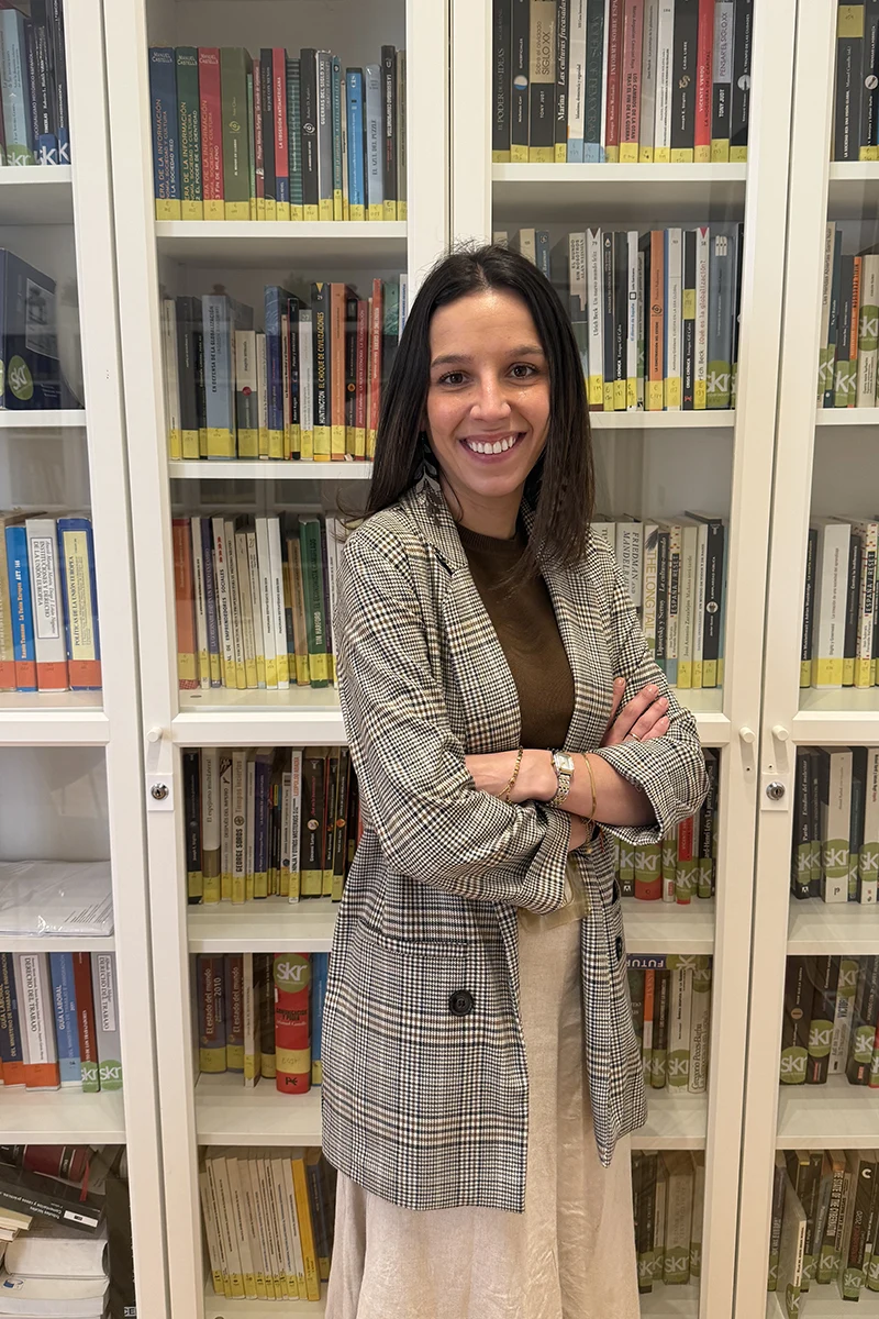 Versión móvil de la cabecera para la preparación de oposiciones a Agentes de Hacienda en la academia SKR.