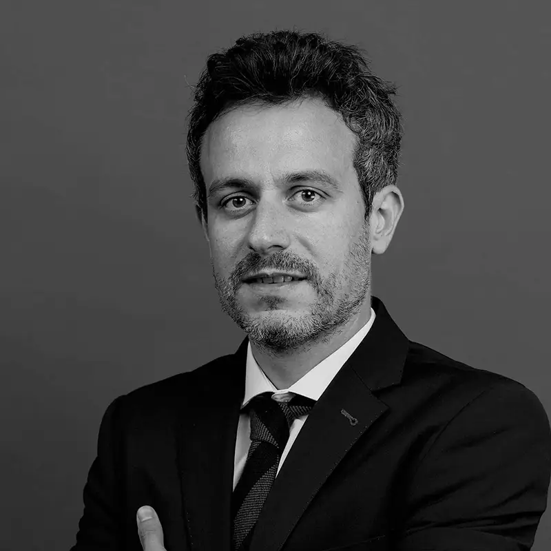 Alejandro Remesal, experto en formaciones de la academia de oposiciones SKR.