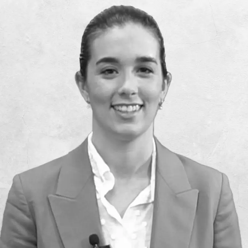 Cristina Naveira, preparadora de la academia de oposiciones SKR.